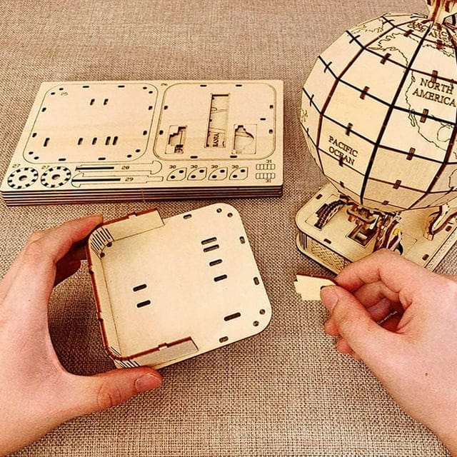 Globe Terrestre en Bois - Puzzle